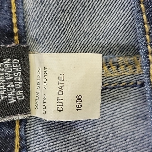 Torrid Dark Wash Y2K Stretchy Jeans  Torrid Size 26T - Picture 11 of 11